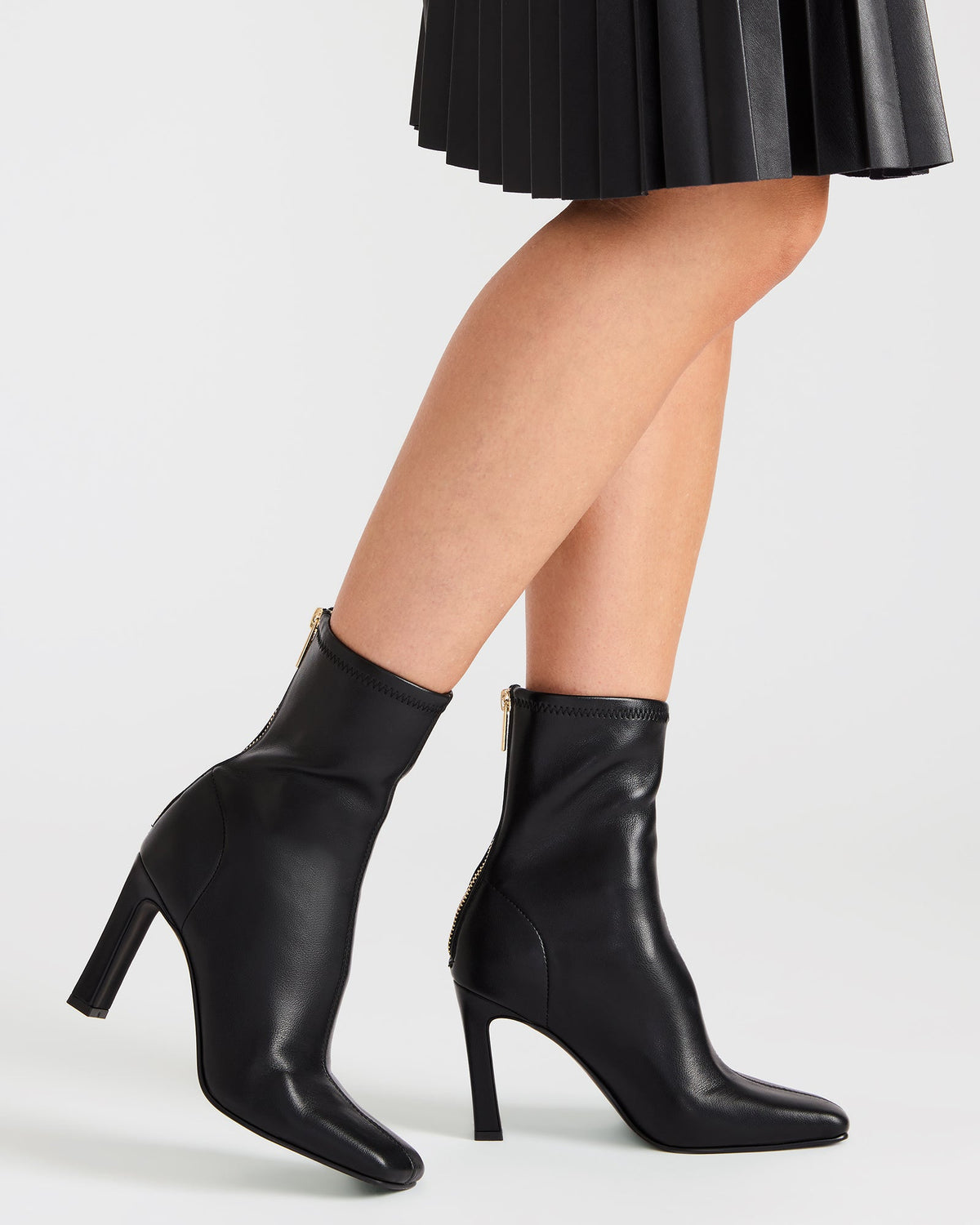 KHELAN Black Square-Toe Heeled Women's Ankle Boot - Steve Madden
