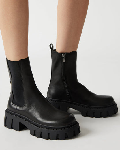 CHARGES Black Leather Platform Bootie | Women's Booties - Steve Madden