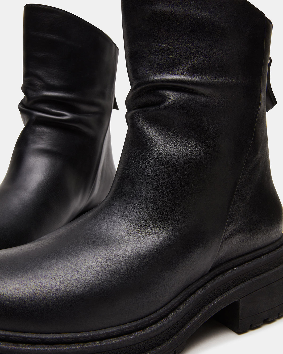 ESSENTIAL Black Leather Scrunched Ankle Boot | Women's Booties - Steve Madden