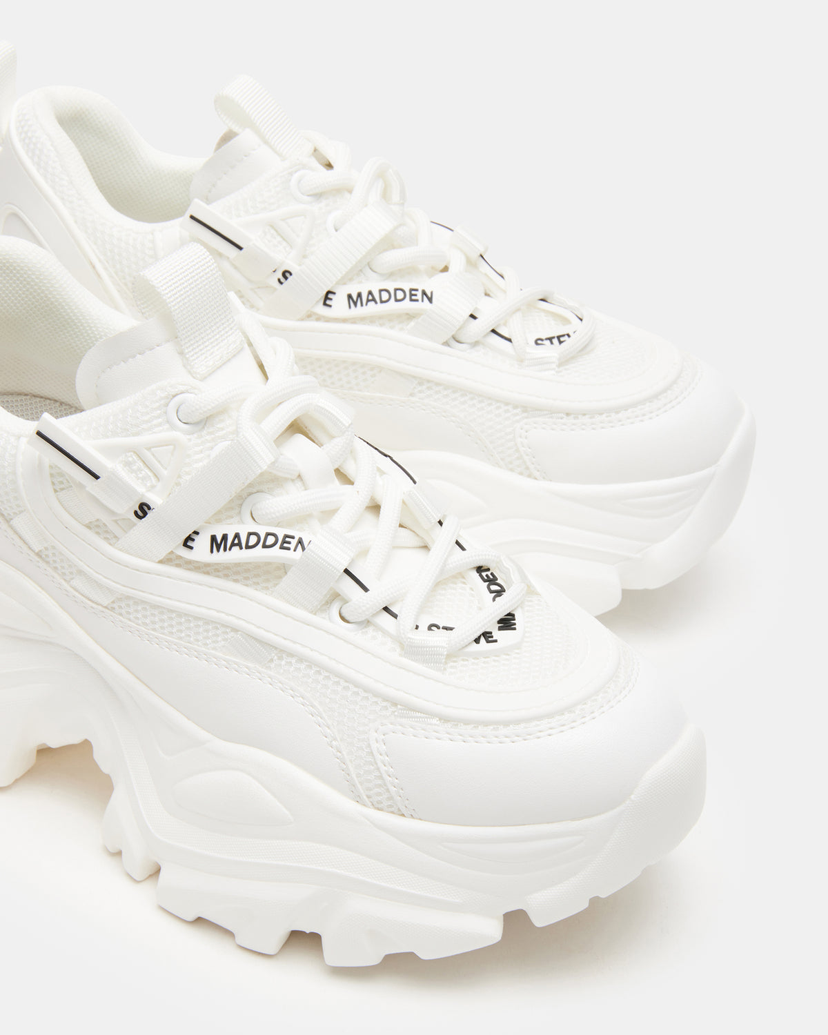 RECOUPE White Women's Chunky Platform Low-Top Sneaker - Steve Madden