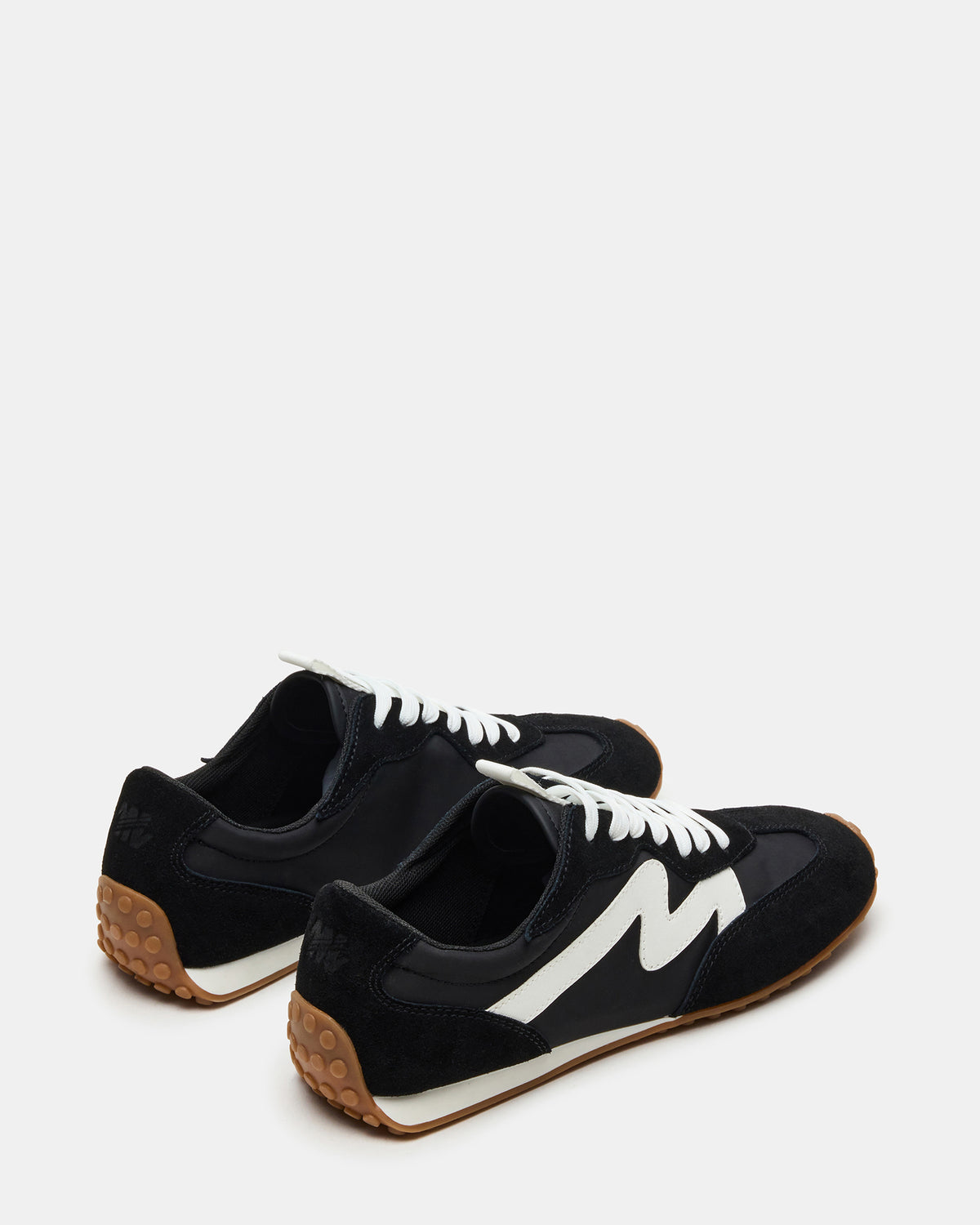CASPER Black/White Low-Top Lace-Up Women's Sneaker - Steve Madden