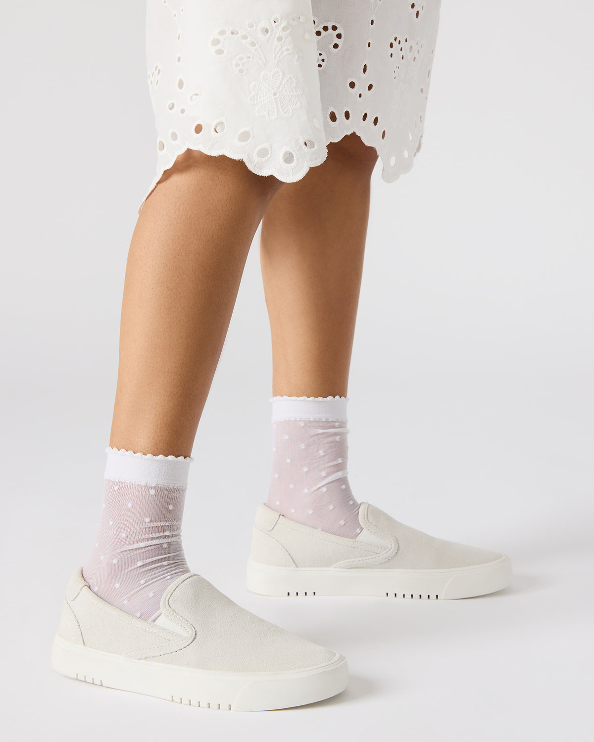 MURPHY White Suede Women's Low-Top Sneaker - Steve Madden
