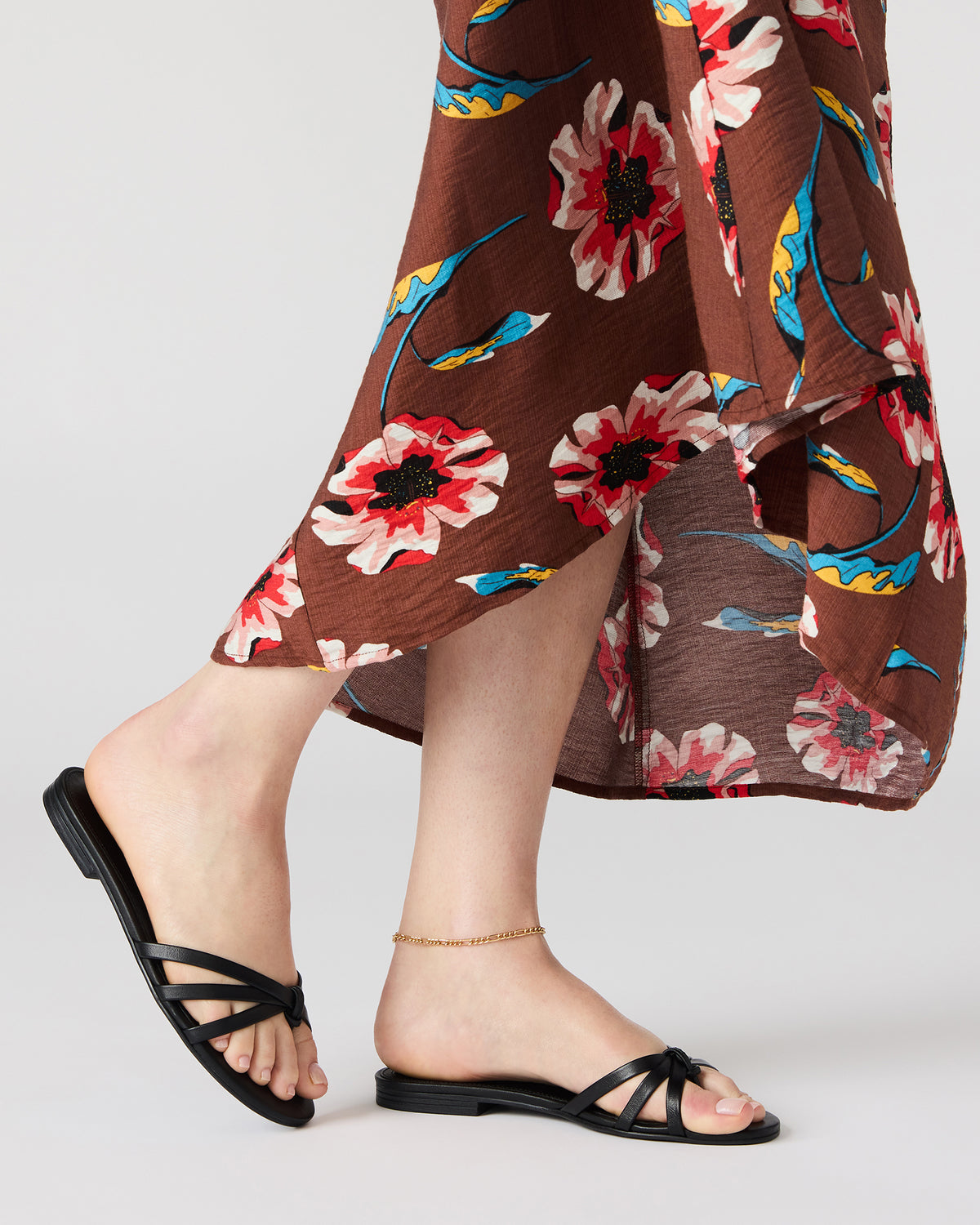 CALISSI Black Leather Strappy Slide Women's Sandal - Steve Madden