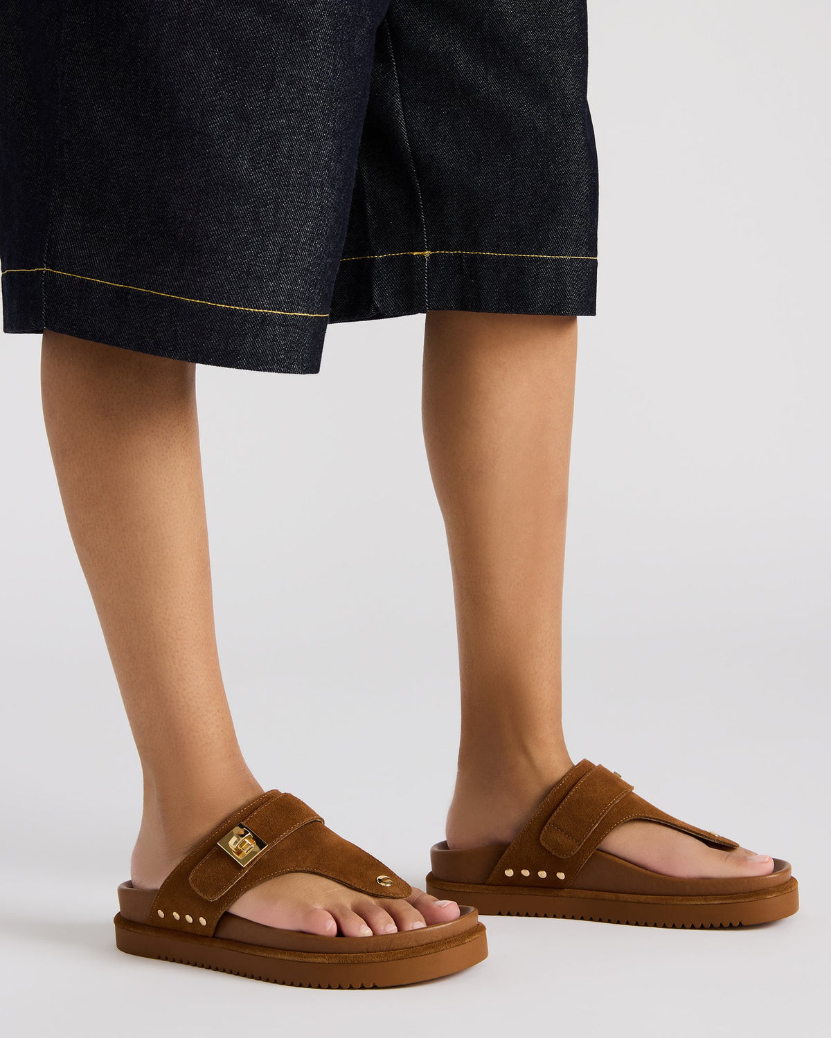 THONA Chestnut Suede Women's Flatform Thong Sandal - Steve Madden