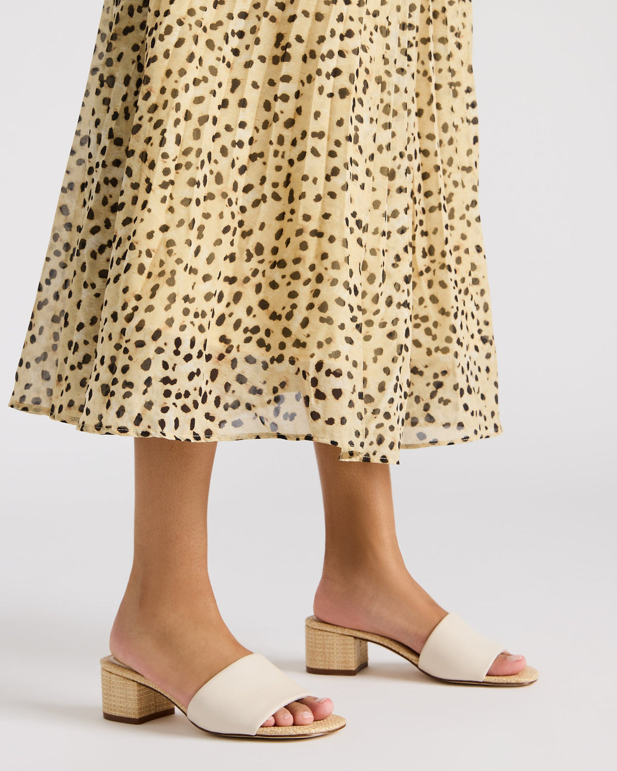 HAILEE Bone Leather Women's Square-Toe Raffia Block Heel Mule Sandal - Steve Madden
