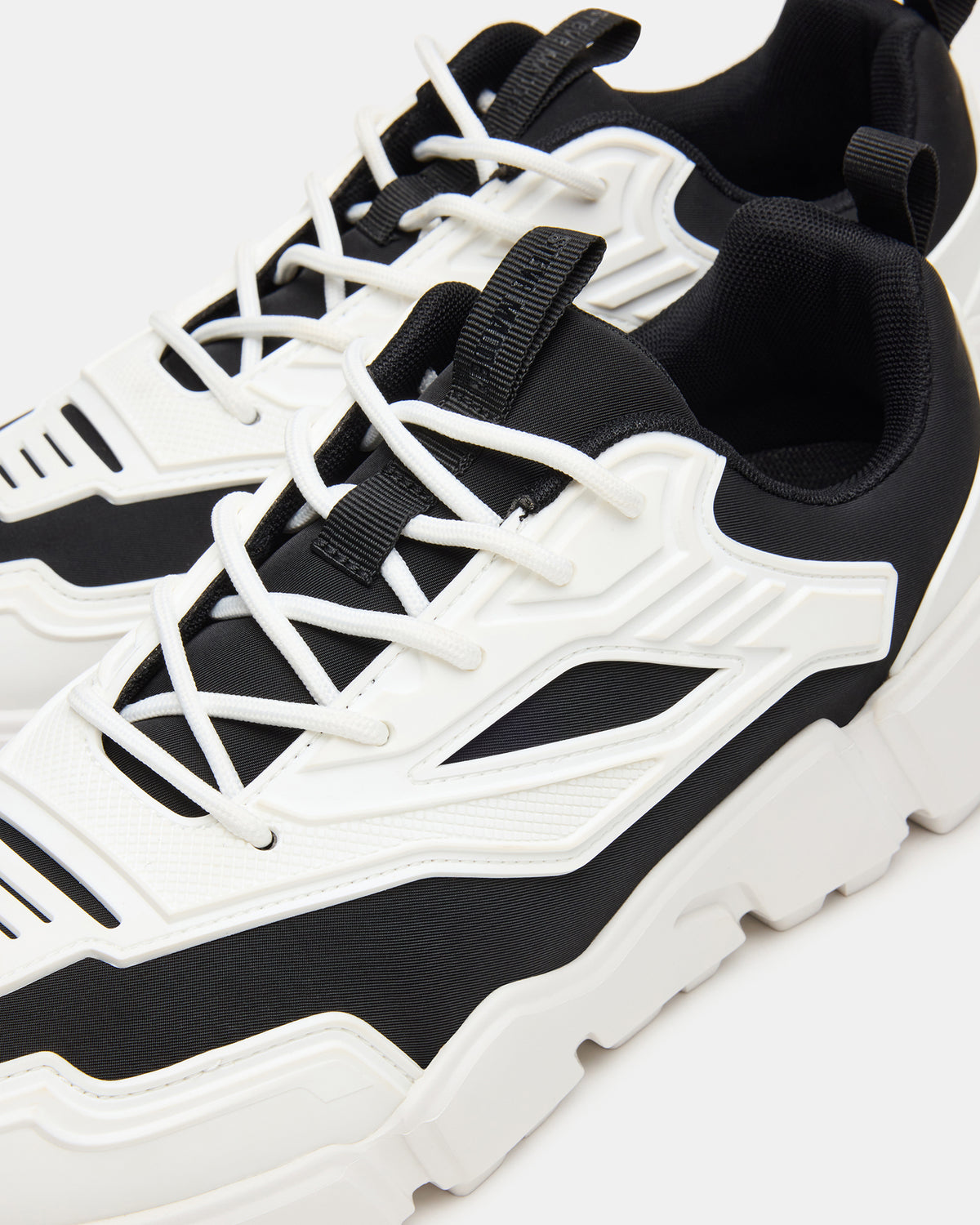 PACE Black/White Low-Top Lace-Up Men's Sneaker - Steve Madden