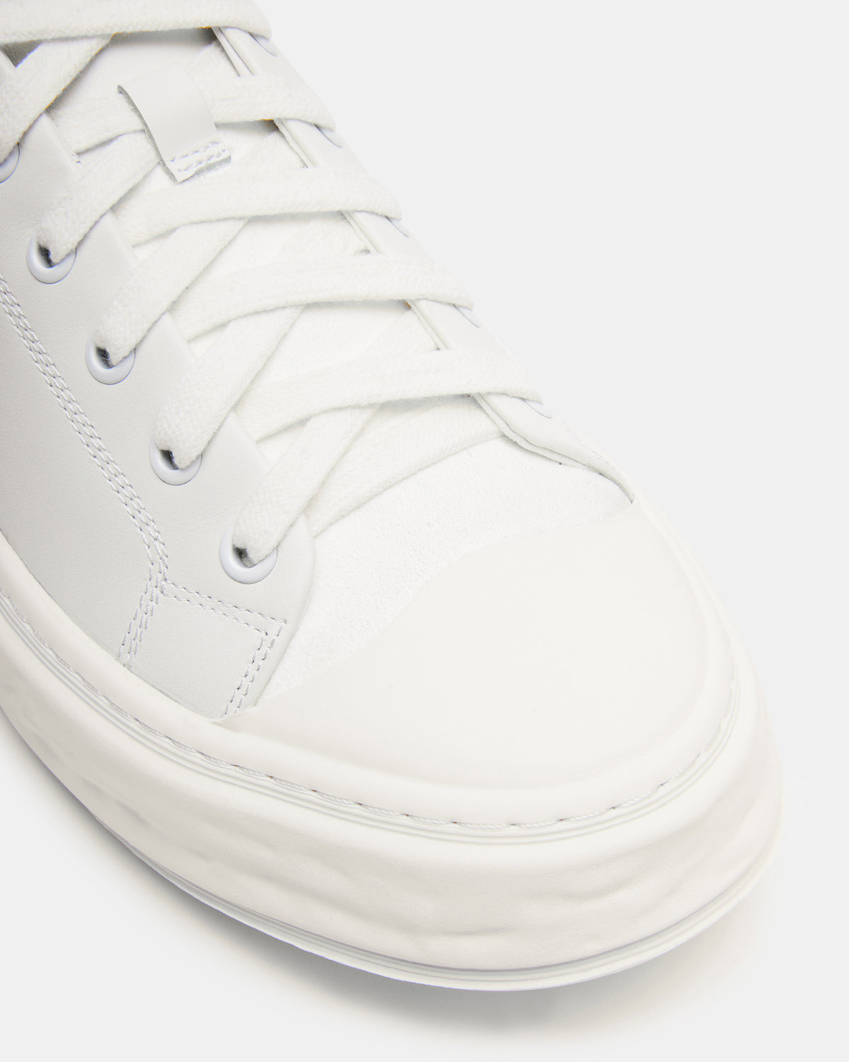MACRAE White Leather Men's Low-Top Fashion Sneaker - Steve Madden