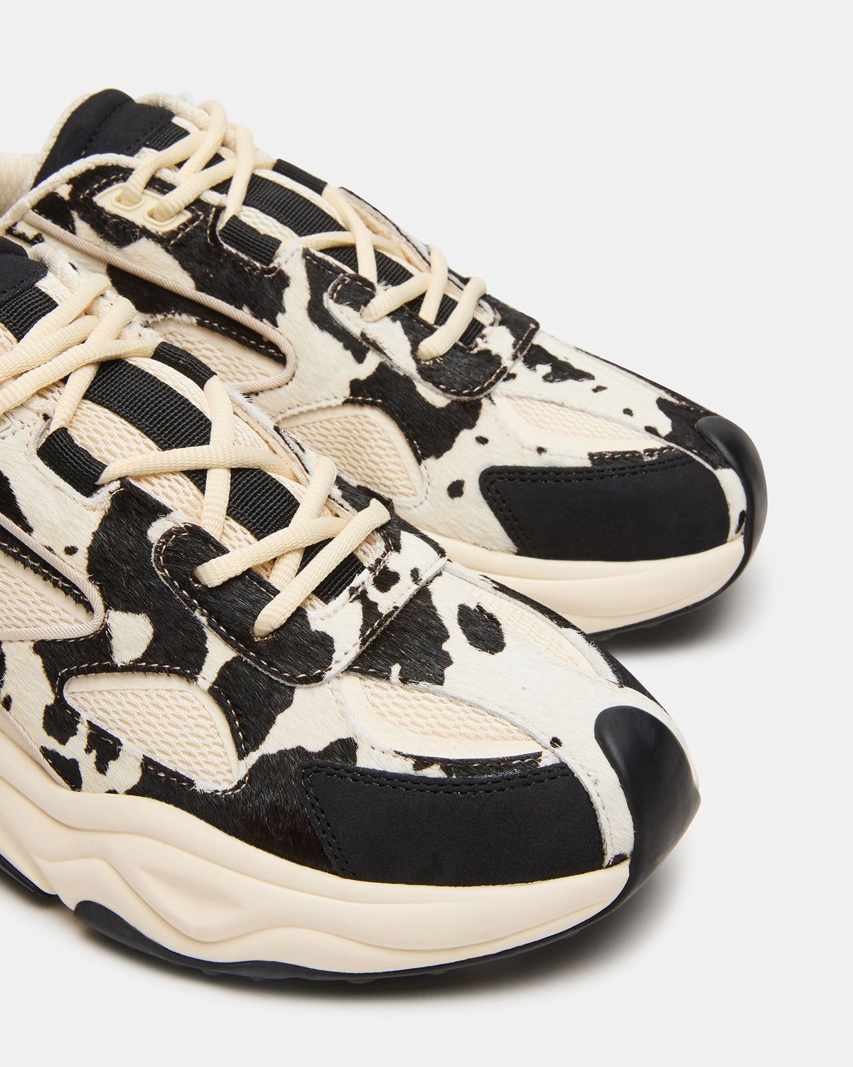 SALVADOR Black/White Low-Top Lace-Up Men's Sneaker - Steve Madden