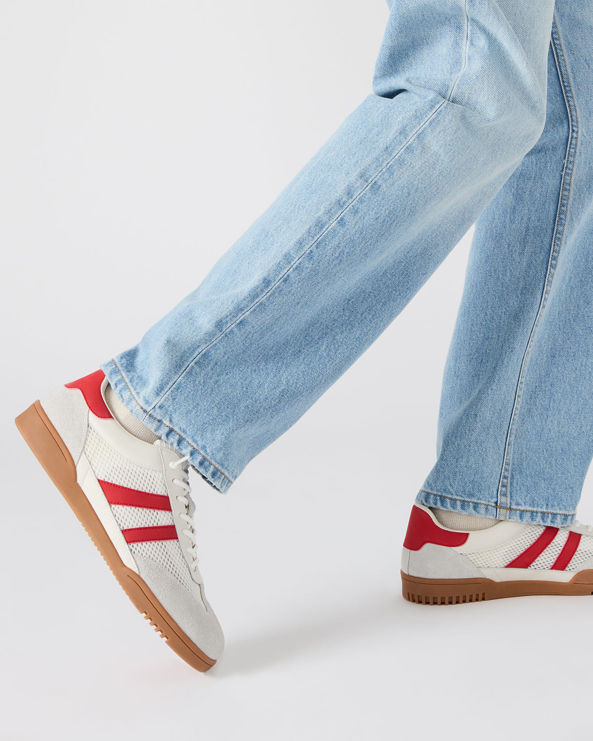 VIENTO White Multi Low-Top Lace-Up Men's Sneakers - Steve Madden