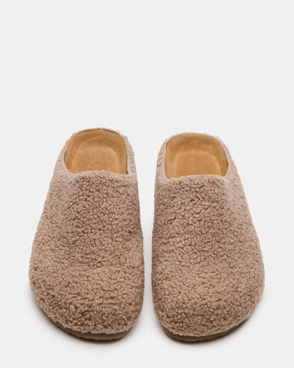 WENDELIN Taupe Faux Shearling Footbed Slip-On Men's Casual Clog - Steve Madden
