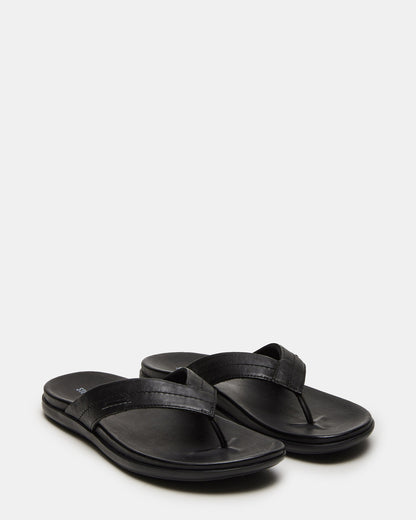 EMMETT Black Leather Men's Thong Sandal - Steve Madden