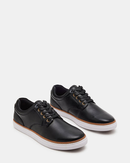 GUSS Black Low-Top Men's Casual Shoe - Steve Madden