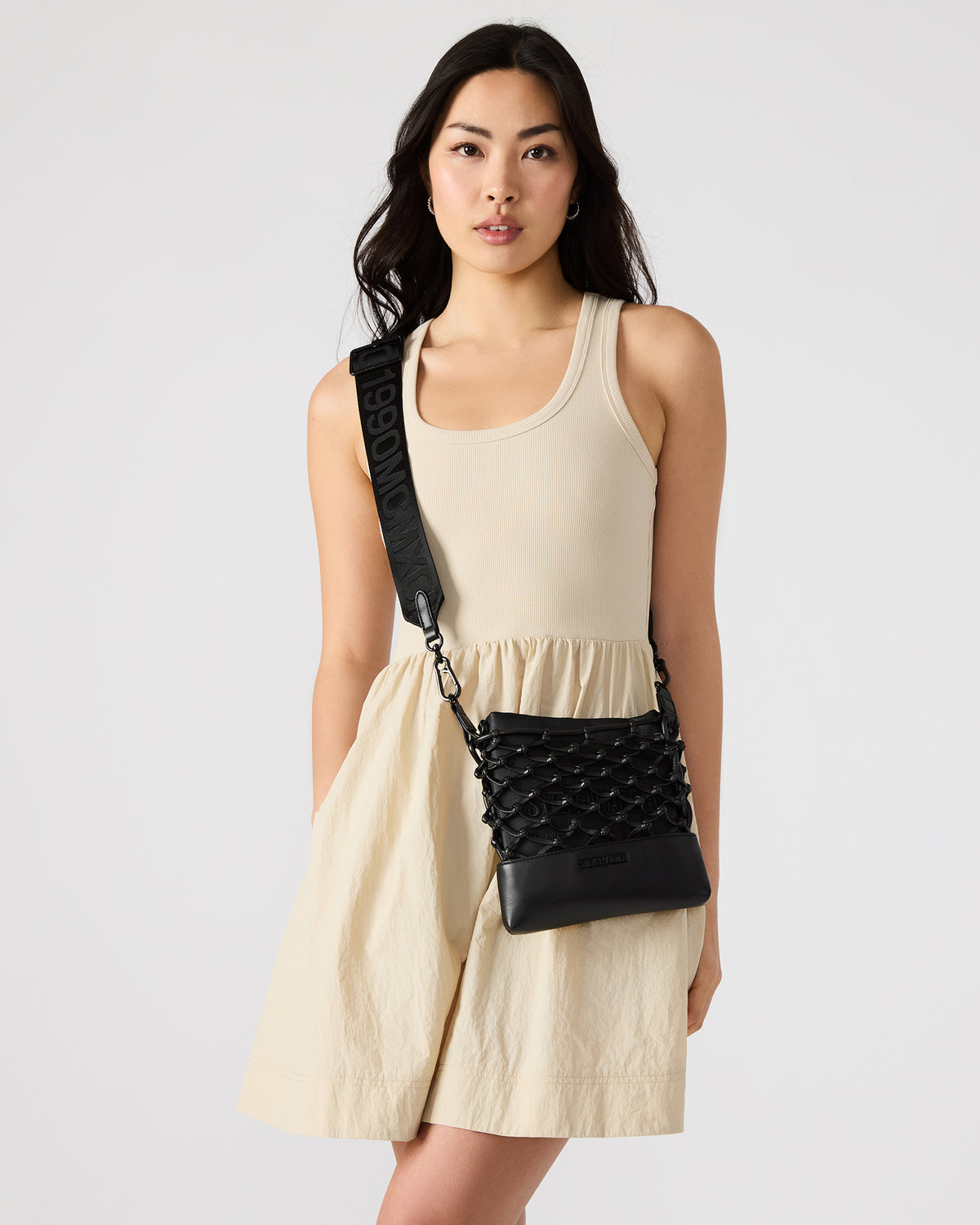 ARDA Black/Black Women's Crossbody Pouch Handbag - Steve Madden