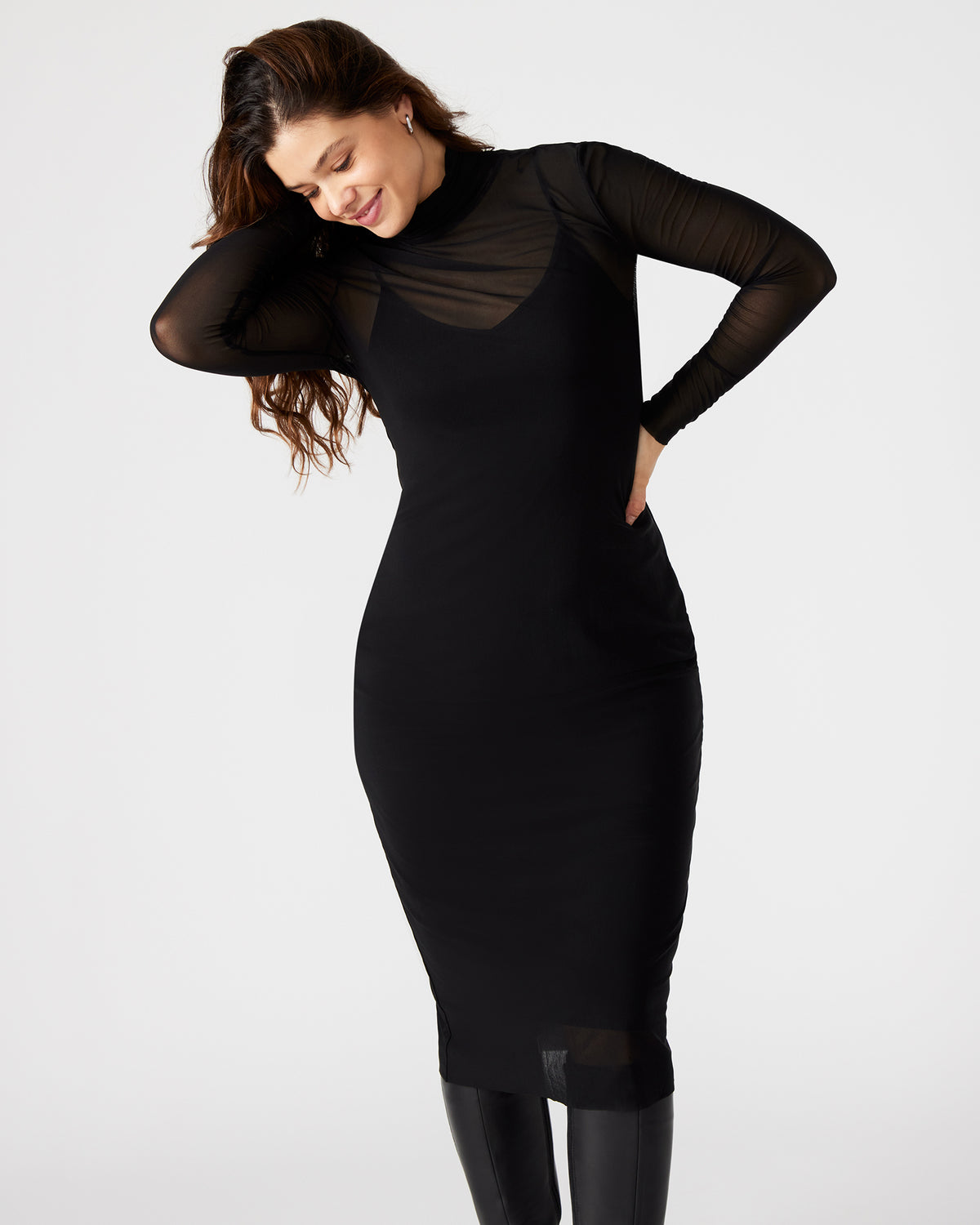 VIVIENNE Black Women's Mock Neck Midi Dress - Steve Madden