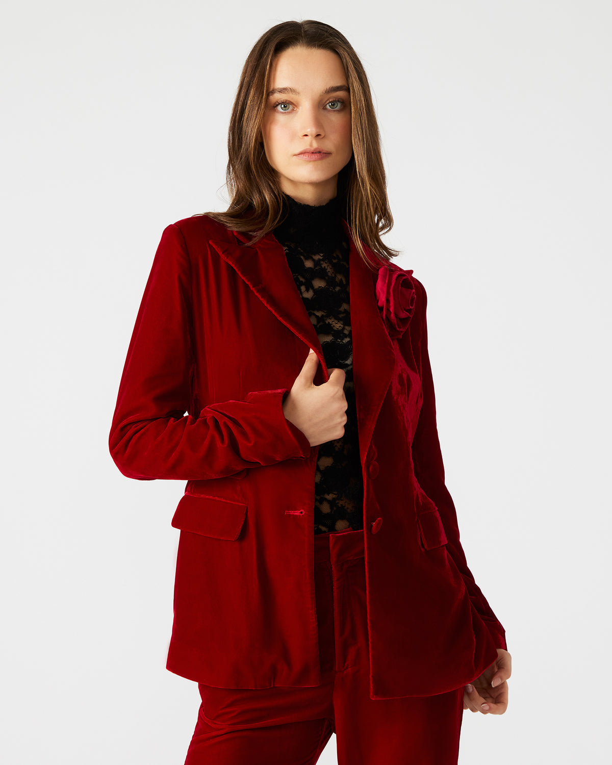MERENE Blazer Red | Women's Long-Sleeved Button-Up Velvet Blazer - Steve Madden