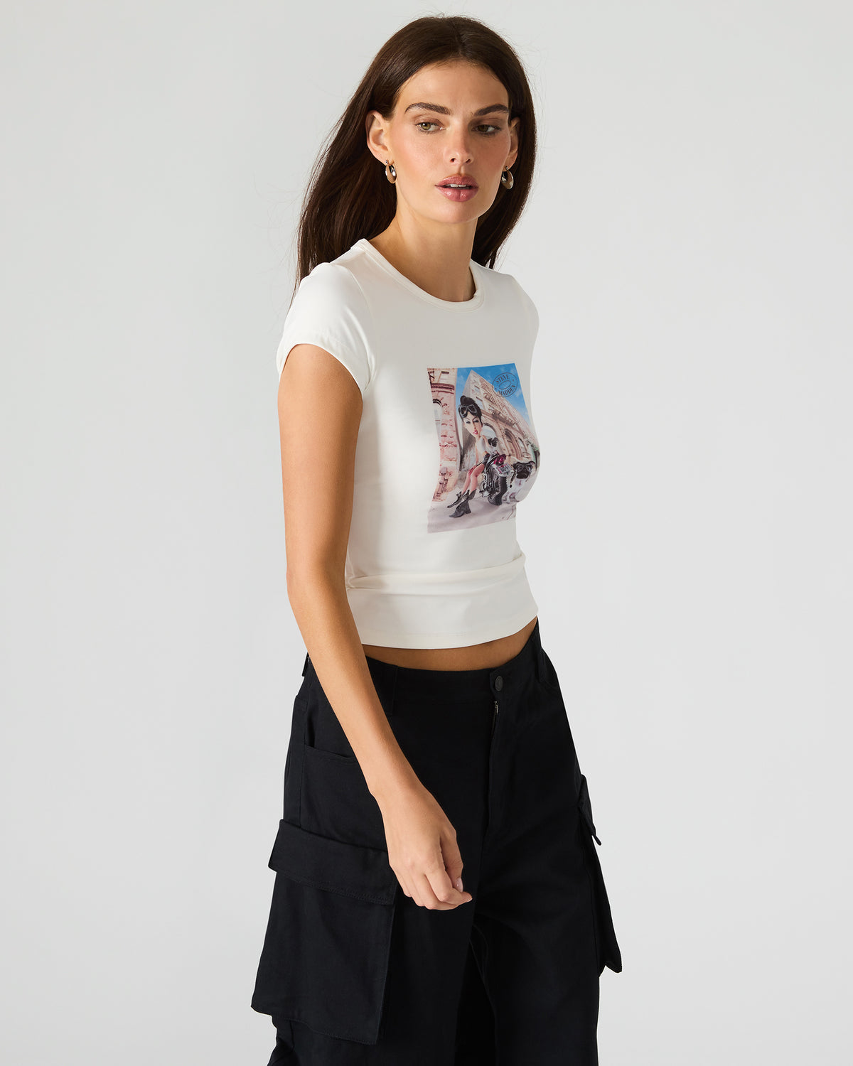 GOLDIE Antique Short-Sleeved Graphic Tee Form-Fitting Women's Top - Steve Madden