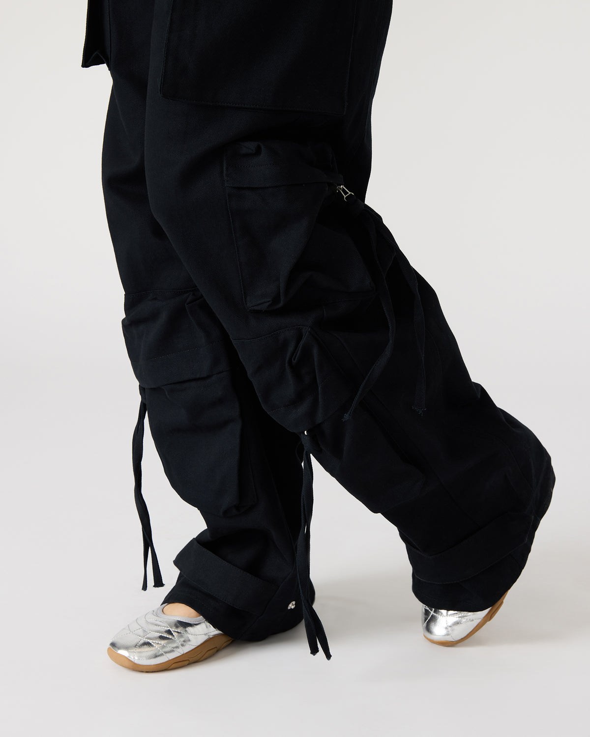 DUO Black Women's Utility Cargo Pants - Steve Madden