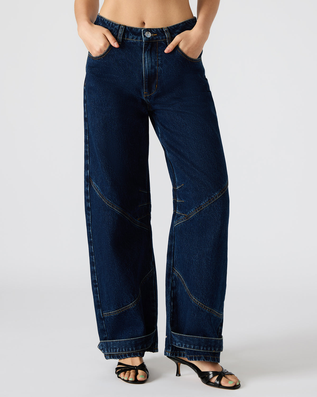 TRE Dark Denim Barrel Women's Jean - Steve Madden