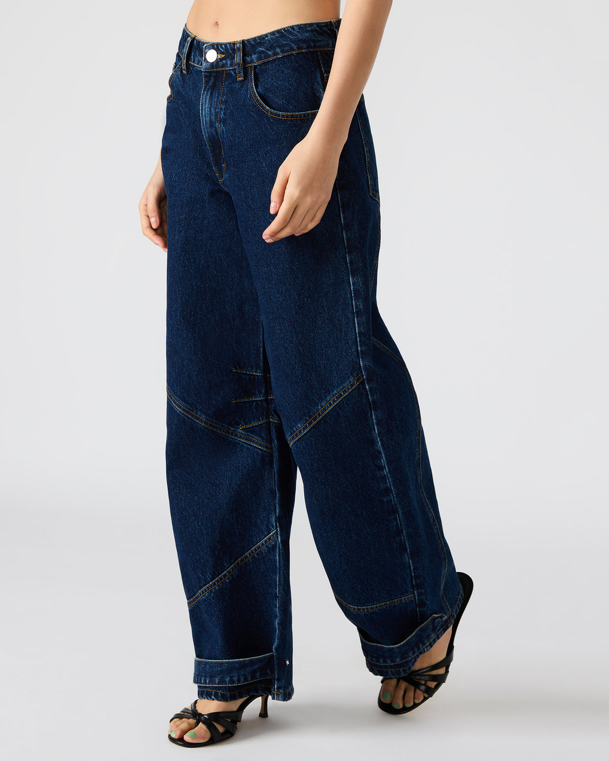 TRE Dark Denim Barrel Women's Jean - Steve Madden