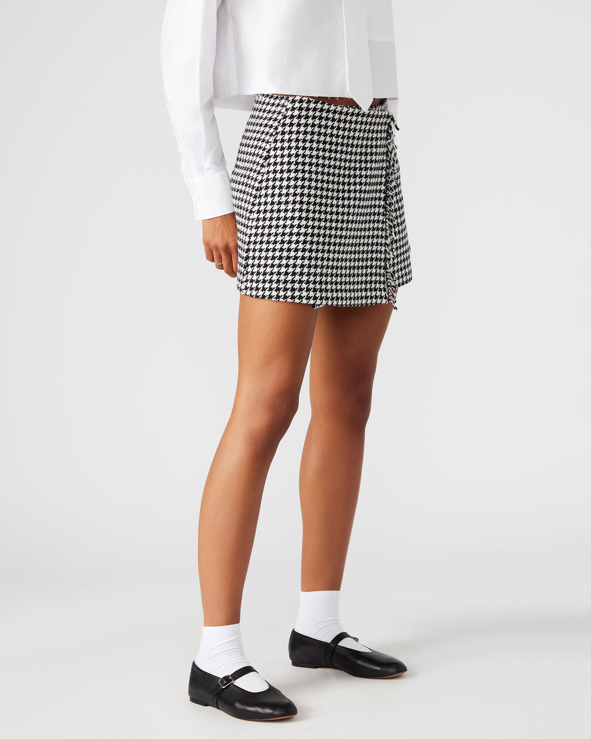 LEON Black/White Women's Wrap Mini Skirt - Steve Madden