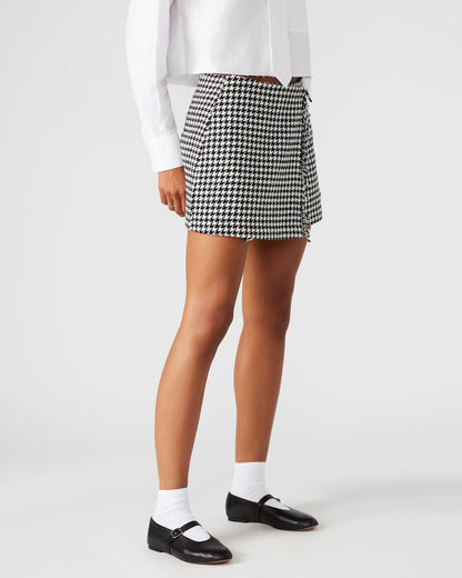 LEON Black/White Women's Wrap Mini Skirt - Steve Madden