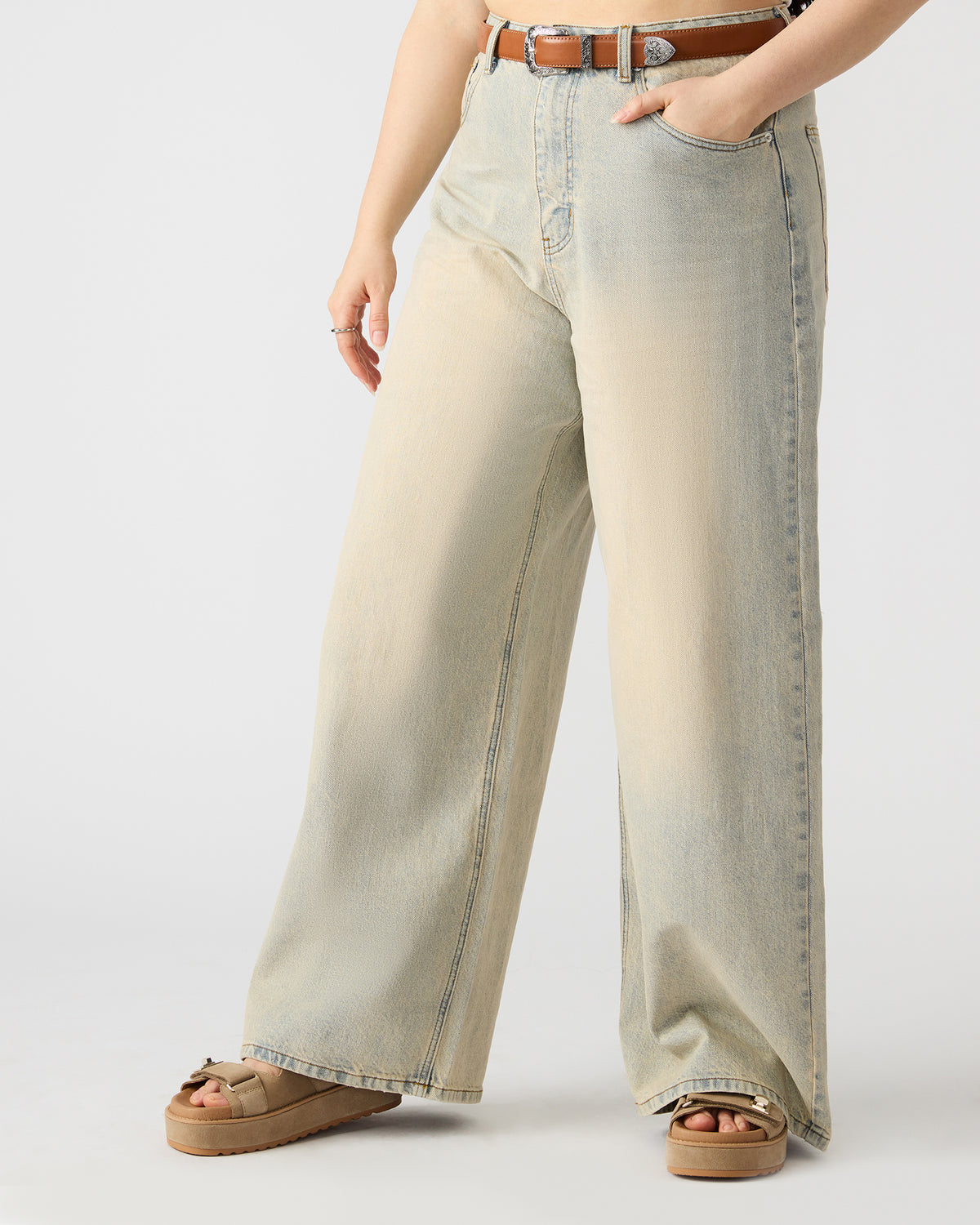 MAGNUS Women's Washed Denim Wide-Leg Jeans - Steve Madden