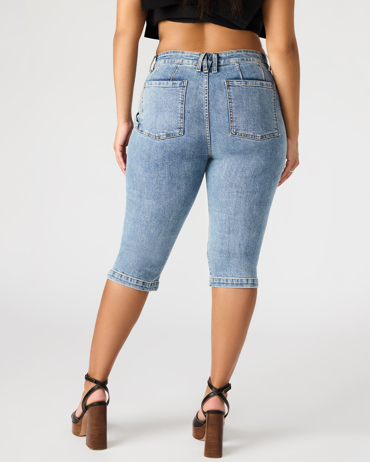 SKINNY DELRAY Denim Women's Fitted Capri Pants - Steve Madden
